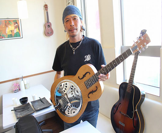 劇辛つけ麺　赤とんび