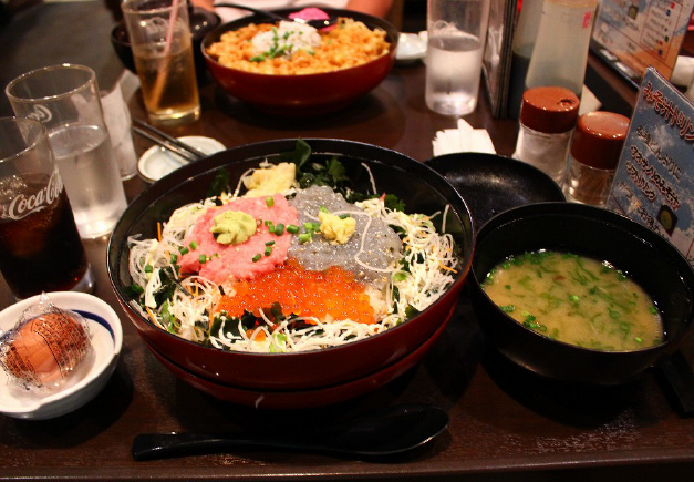 しらす問屋 とびっちょ　弁財天仲見世通り店