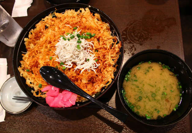 しらす問屋 とびっちょ　弁財天仲見世通り店