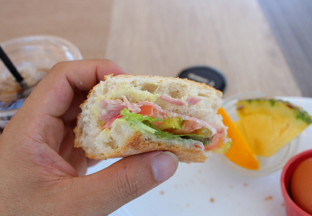 カフェ とびっちょ 江の島ヨットハーバー店